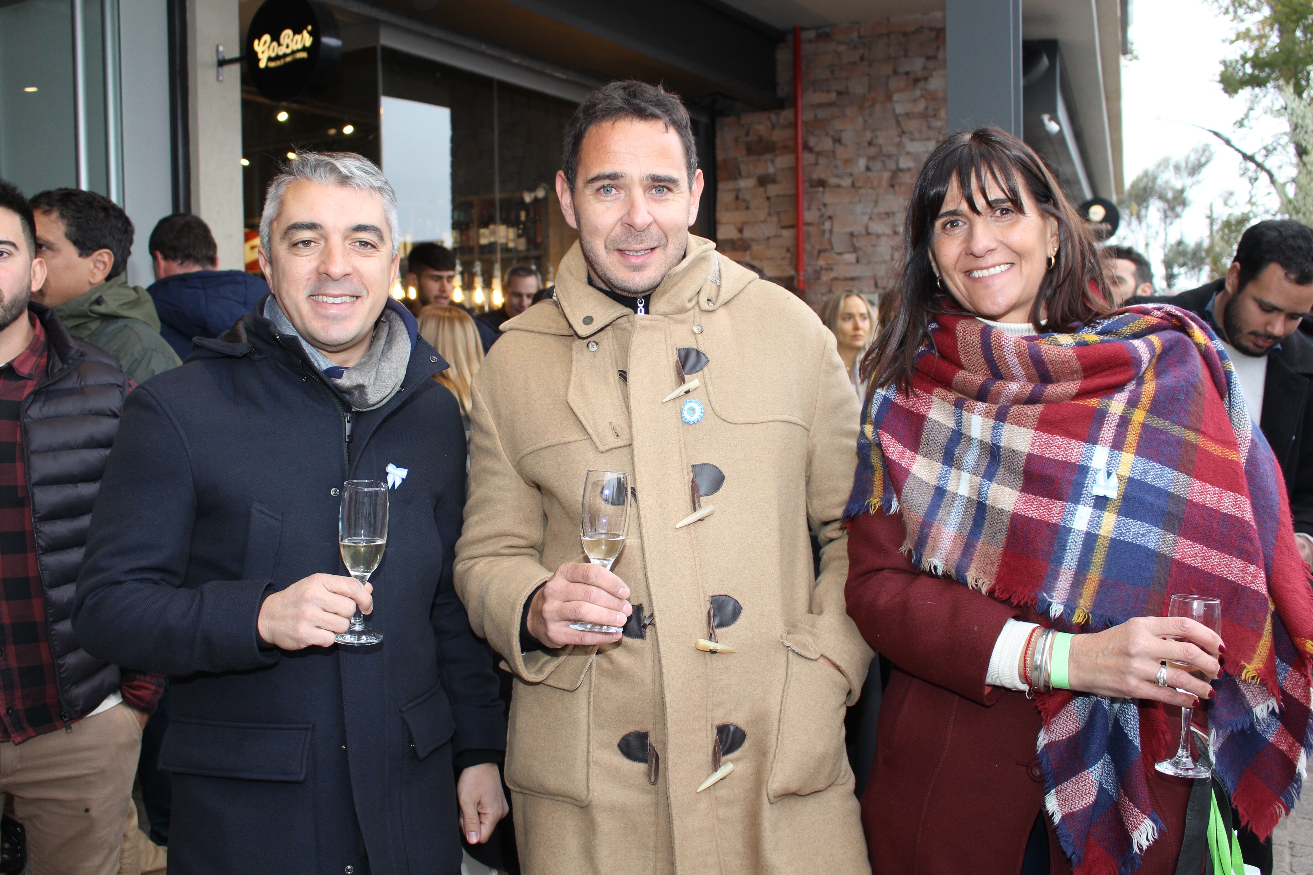 Sebastián Bragagnolo, Mariano Bertona y Patricia Tahan.