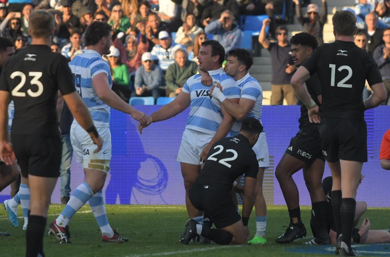 Jornada histórica: en un estadio Malvinas Argentinas repleto, Los Pumas cayeron por 41-12 con los All Blacks / Marcelo Rolland (Los Andes)