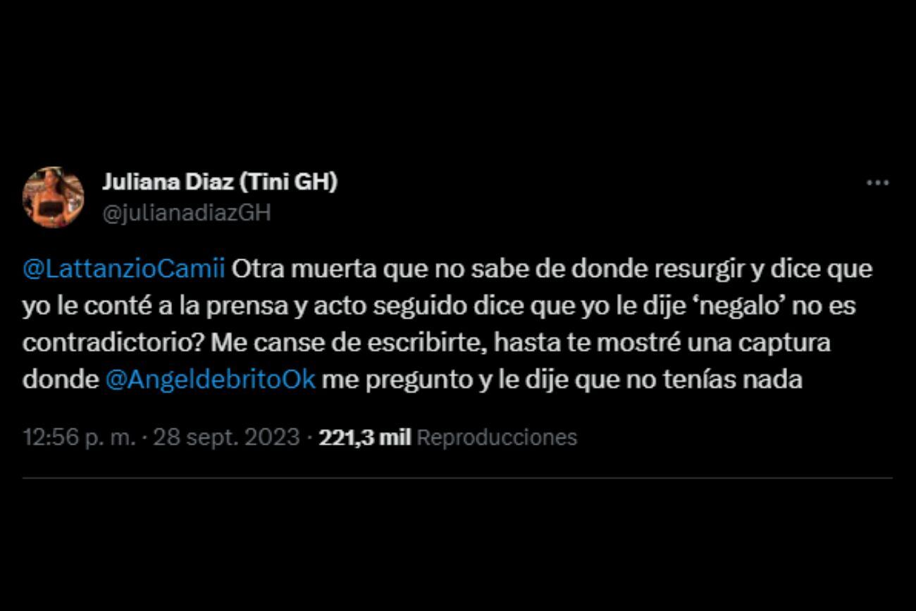 Los tweets de Juliana Díaz para Camila