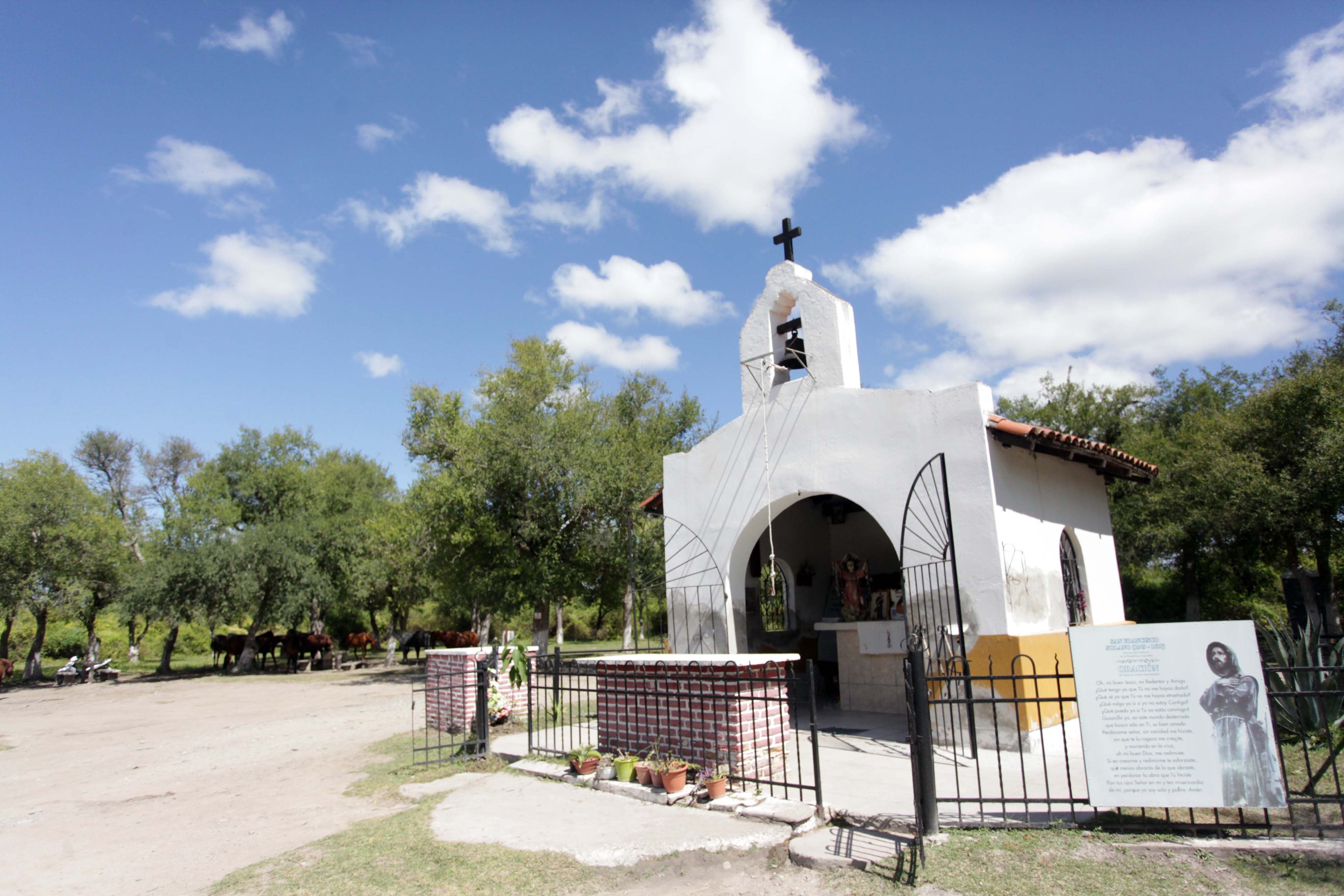 Cuenta la tradición que, a fines del siglo XVI, muy cerca de la localidad de Trancas, San Francisco Solano protagonizó un milagro al hacer brotar agua fresca de la tierra reseca.