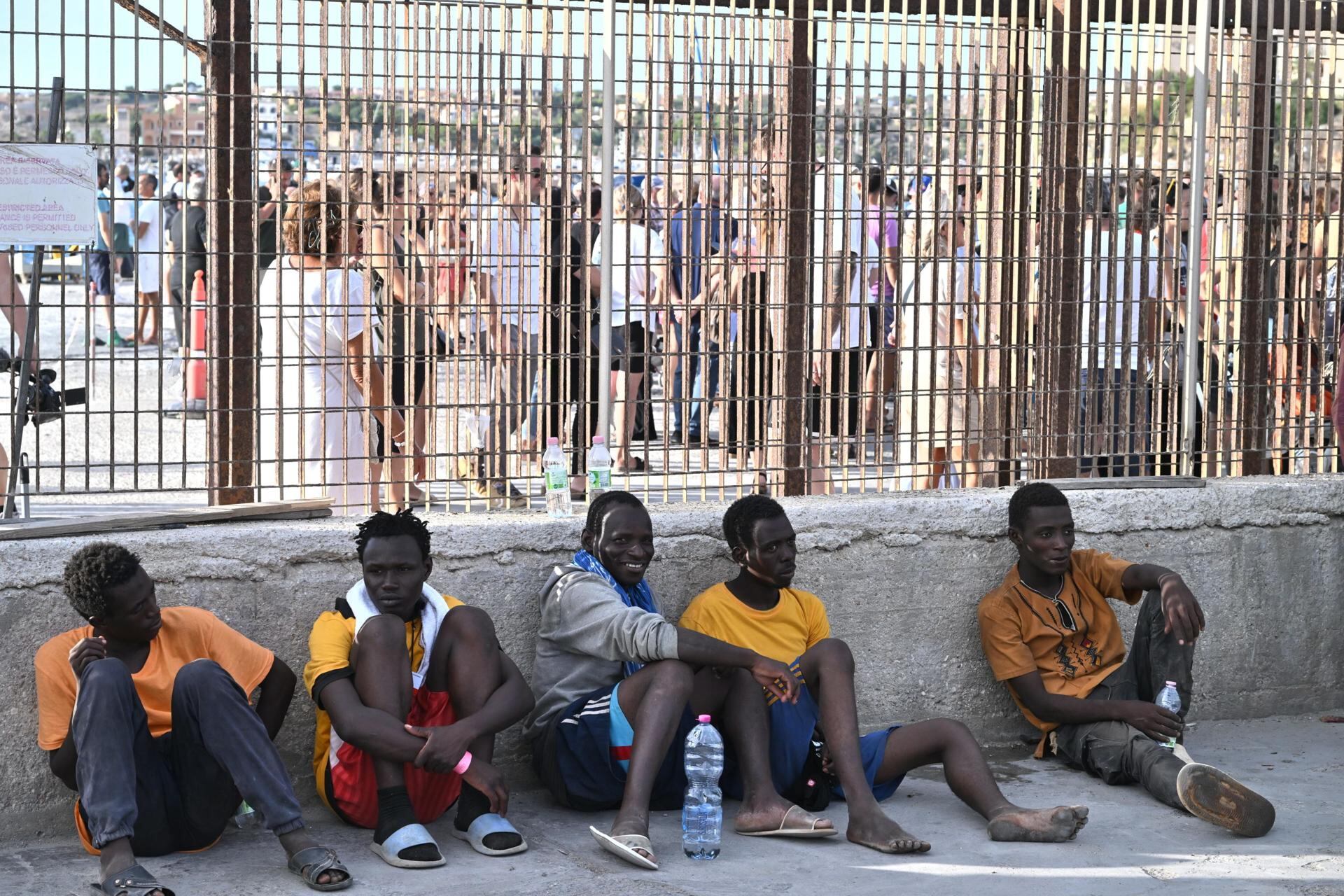 Entre el lunes y el miércoles, unas 8.500 personas llegaron a bordo de 199 embarcaciones - EFE