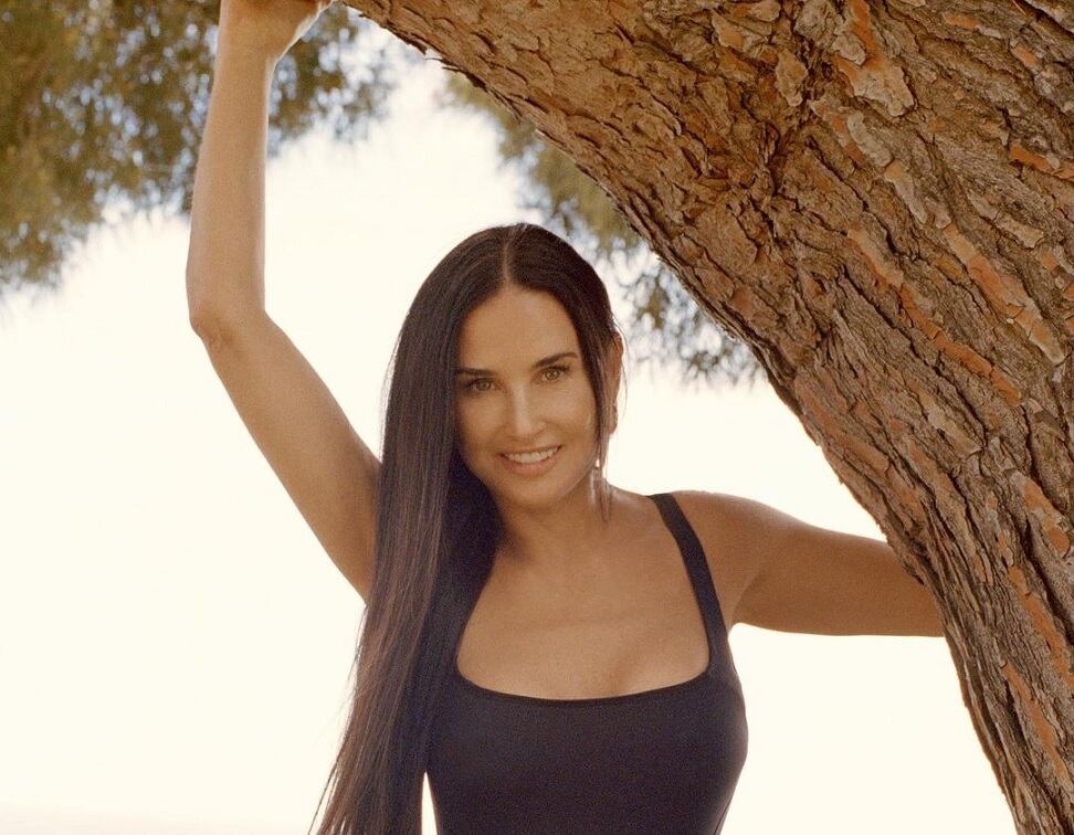 Demi Moore enamora con sus fotografías en traje de baño