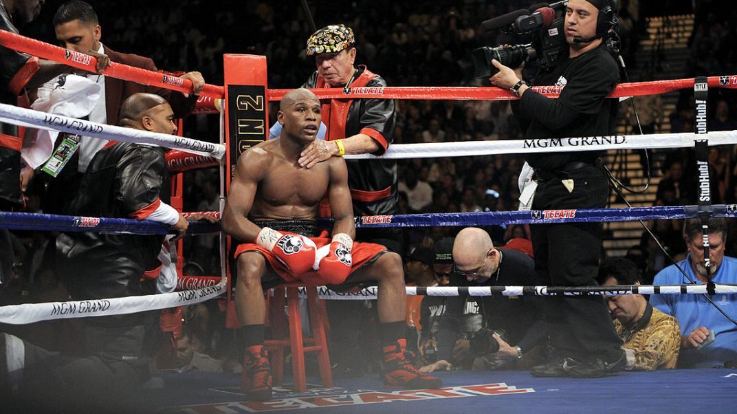 Mayweather, el del récord 50-0. 