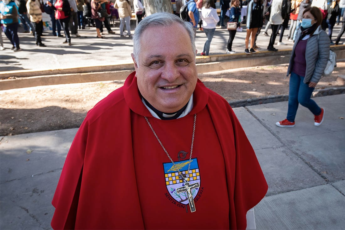 Vuelven los Vía Crucis presenciales al Calvario de Mendoza
Después de dos años, los fieles podrán presenciar el Vía Crucis, una de las ceremonias más populares en la que miles de personas salen a las calles para evocar el recorrido de Jesús previo a su muerte.
Arzobispo Marcelo Colombo
Foto: Ignacio Blanco / Los Andes  