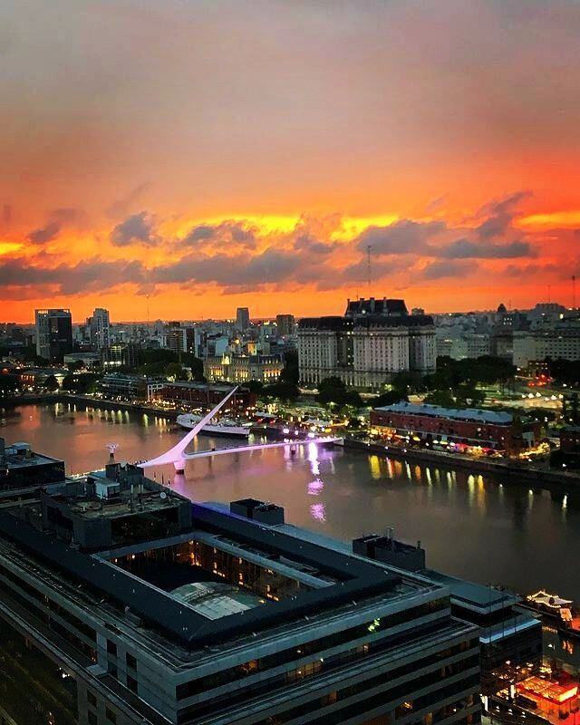 Puerto Madero y el Puente de la Mujer, uno de los lugares más icónicos de Buenos Aires. - Gentileza