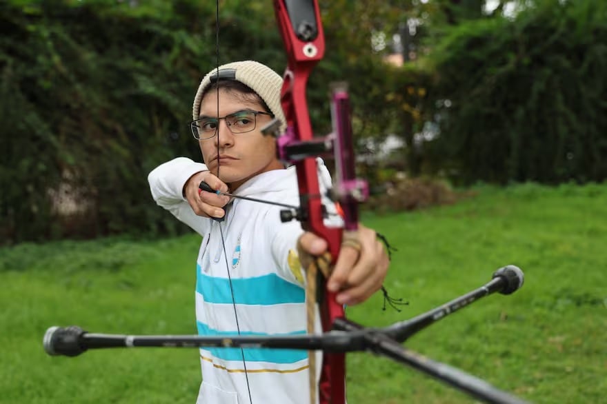 El arquero argentino debutó en Paris 2024 e hizo historia.