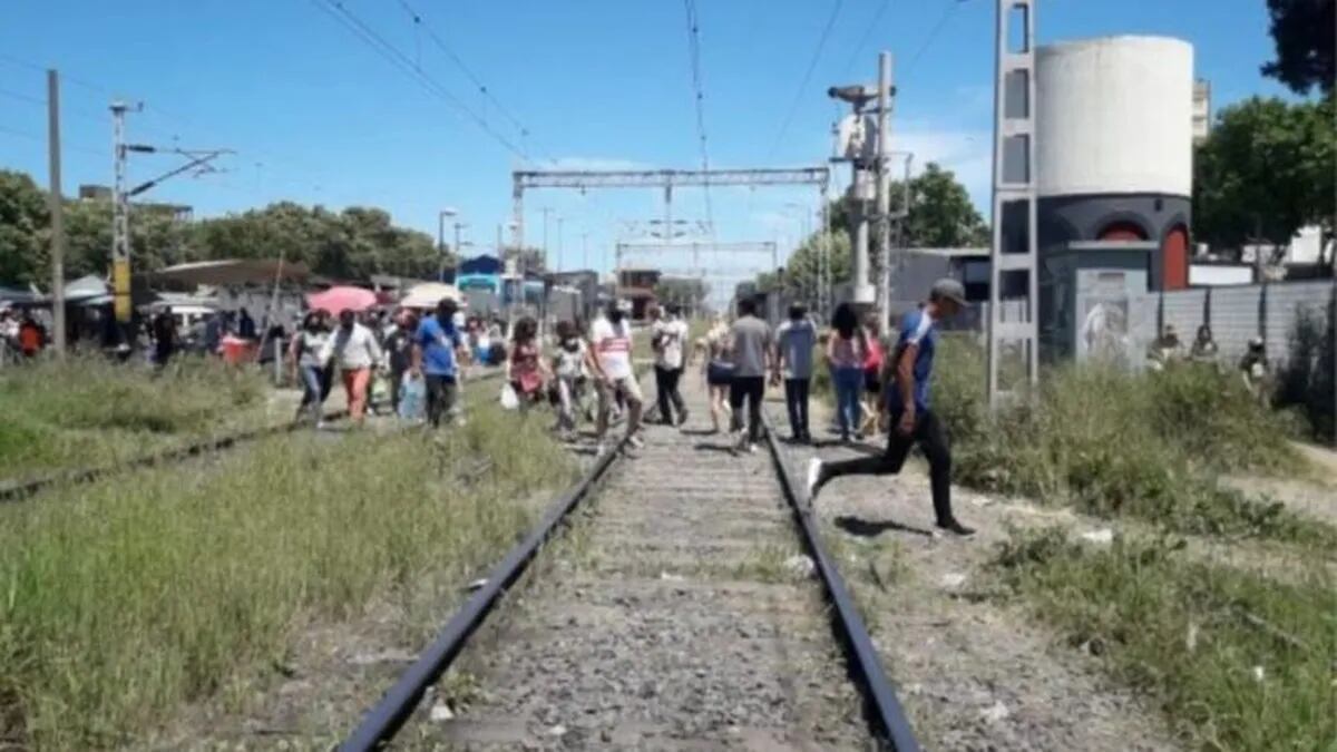 Como consecuencia del accidente, el conductor fue agredido por los vecinos. Foto: Web