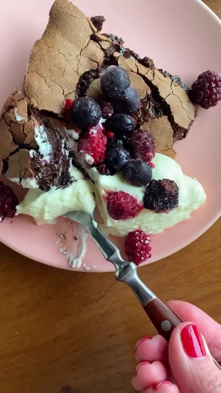 Torta húmeda de chocolate.