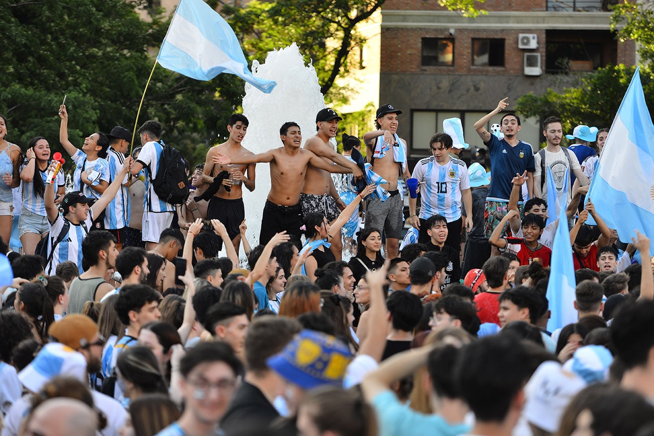 Los cordobeses festejando los triunfos de la selección.