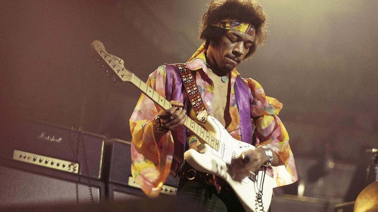 Día Internacional del Zurdo: Jimi Hendrix, una de las figuras más reconocidas del deporte que es zurda.