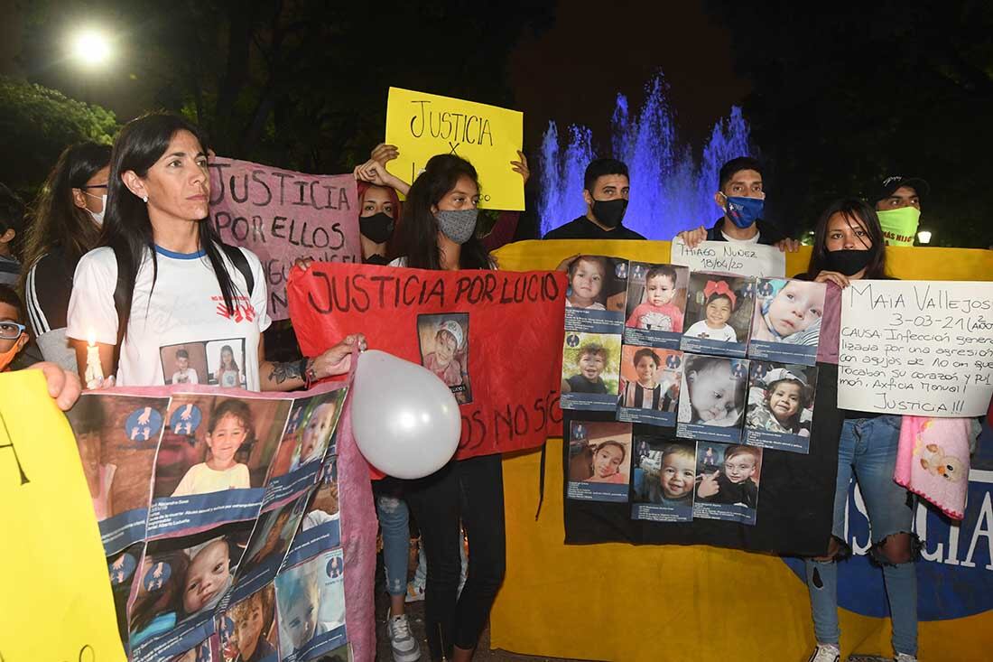 Manifestación por el crimen de Lucio Dupuy en plaza Independencia de Ciudad. Foto: Archivo / Los Andes