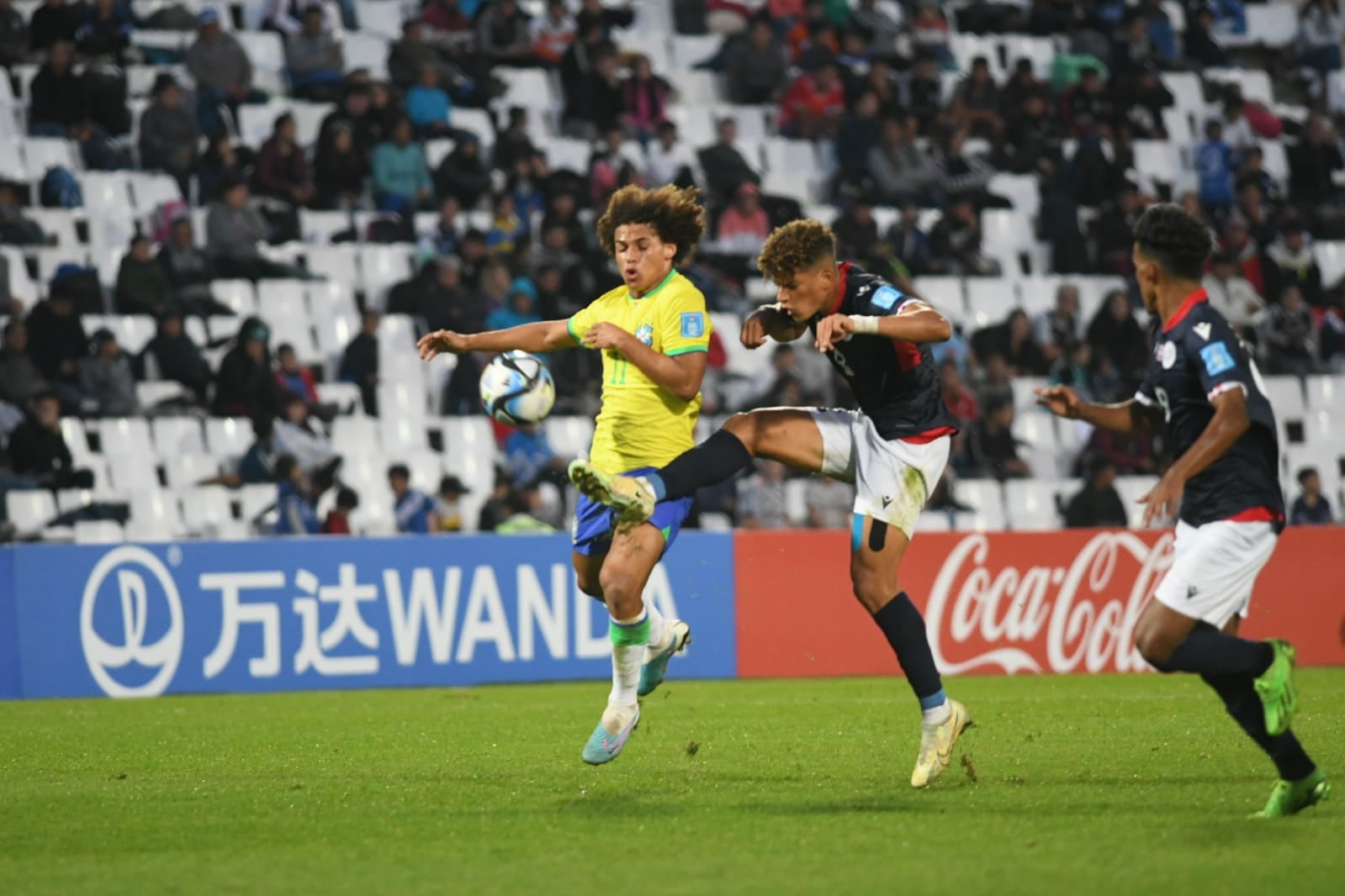 En el cierre de la quinta jornada, Brasil aplastó 6-0 a República Dominicana