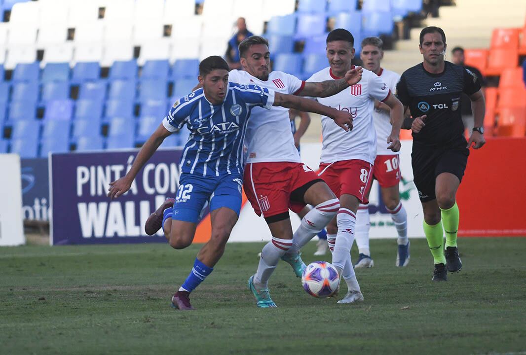 Fútbol Liga Profesional, Godoy Cruz Antonio Tomba vs Estudiantes de la Plata en el Estadio Malvinas Argentinas 
Foto: José Gutierrez / lLos Andes