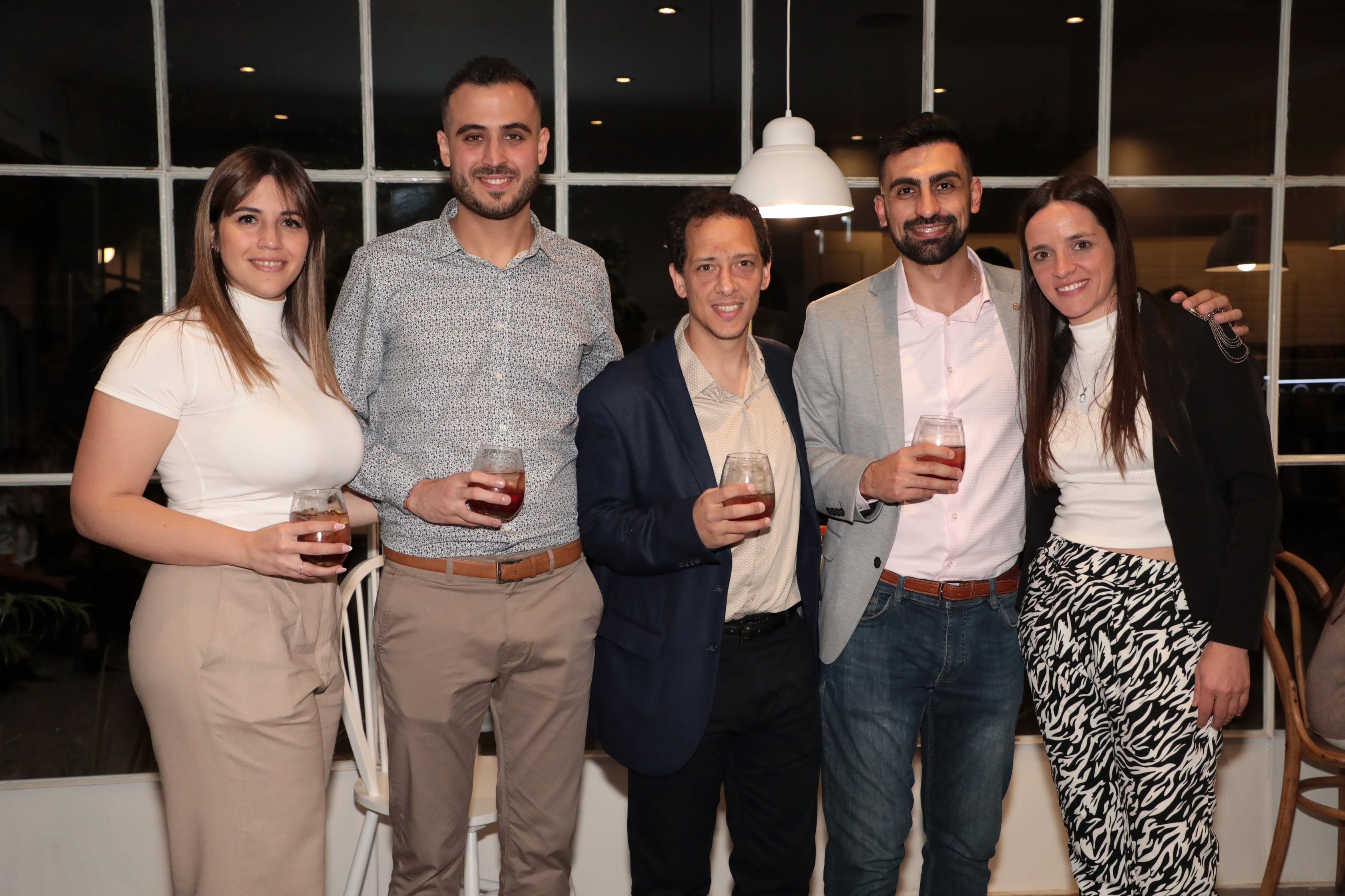 Sabrina Ramírez, Franco Bruno, Mauri Laconi, Roberto Carrión y Laura Ghiotti