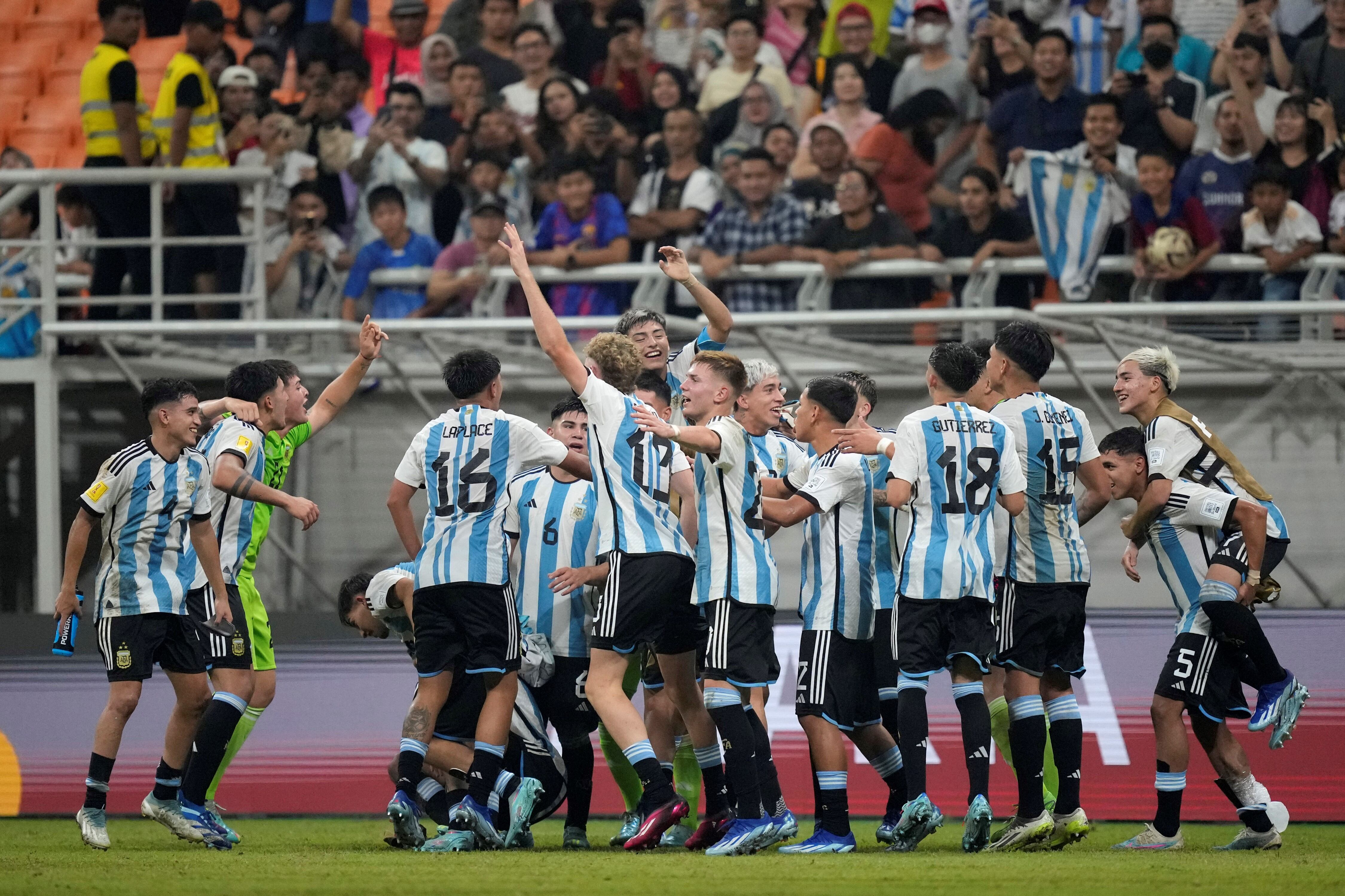 La sub 17 avanzó a las semifinales del Mundial (AP)