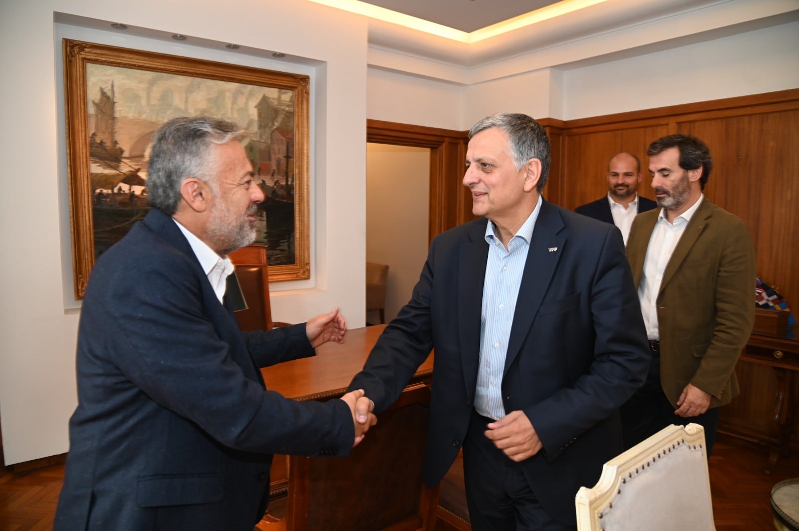 Alfredo Cornejo, gobernador de Mendoza; y Horacio Marín, presidente de YPF.