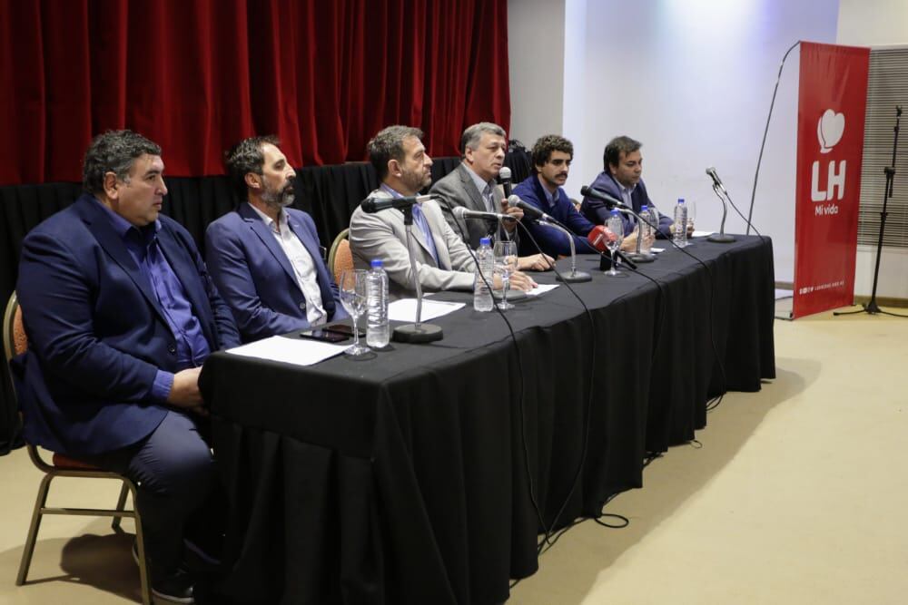 Autoridades municipales, provinciales y de Aysam presentaron el proyecto en conferencia de prensa. Foto: Gentileza