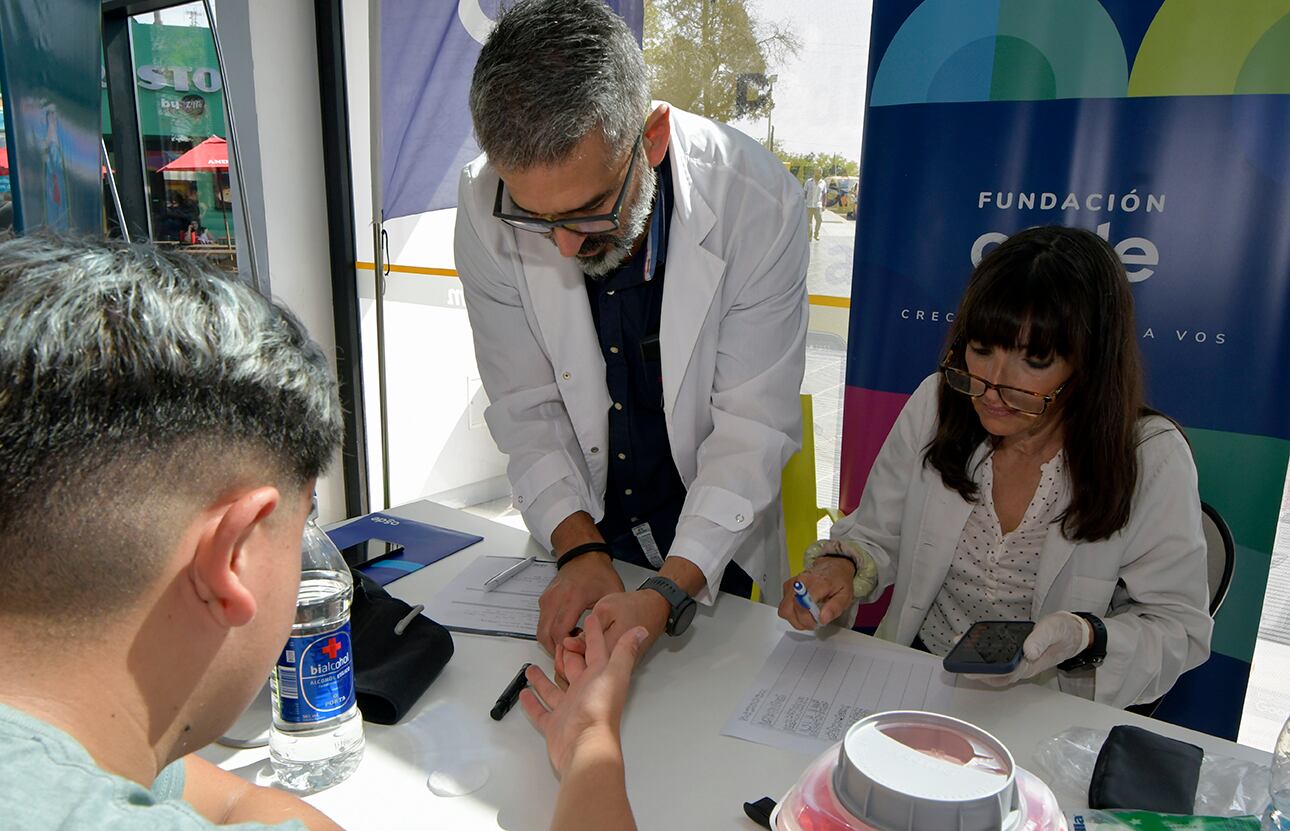 Revisión de la Salud en la Terminal de micros 

Osde realiza controles de la salud a los visitantes 
Foto : Orlando Pelichotti