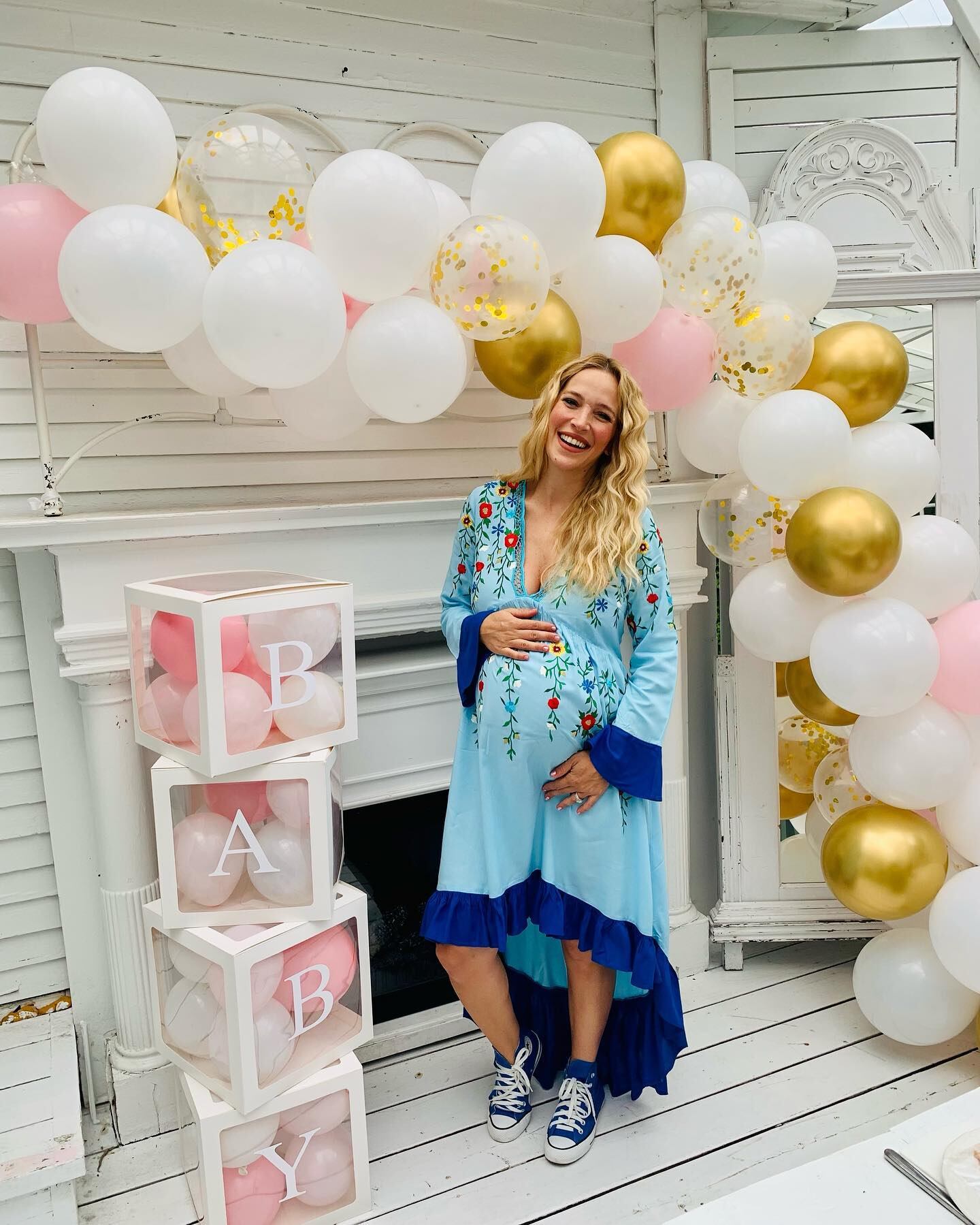 Luisana Lopilato celebró el baby shower de su cuerta hija.