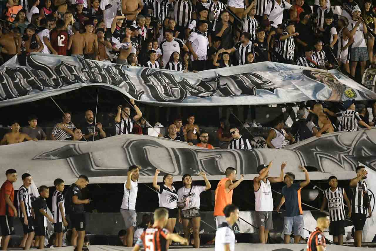 Fútbol Primera Nacional
Gimnasia y Esgrima de Mendoza vs. Patronato en cancha de Gimnasia
Foto: José Gutierrez / Los Andes
