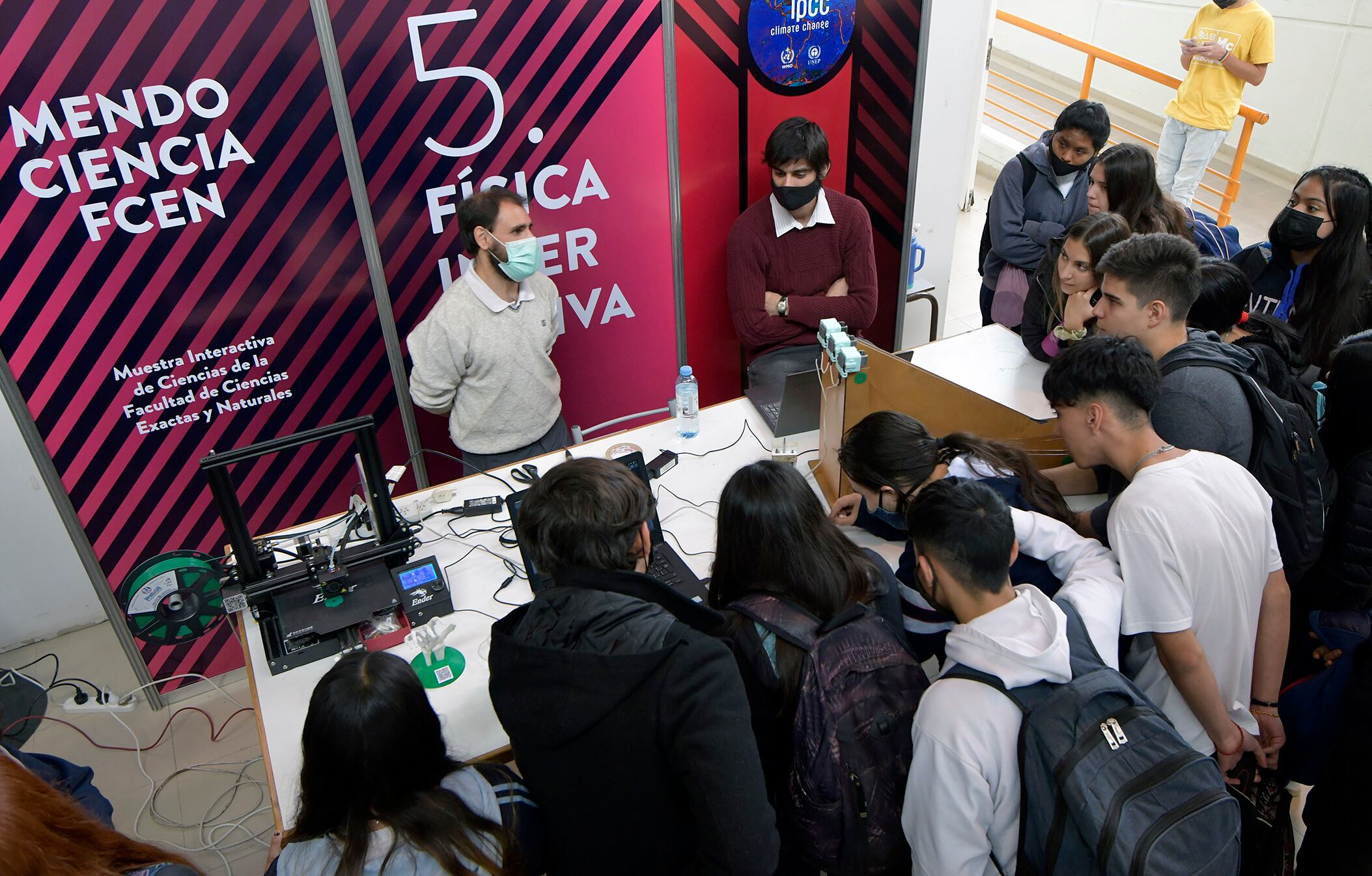 21 de abril 2022 Sociedad
Feria Mendociencia 2022
Se desarrolla una nueva edición de Feria de las Ciencias Mendociencia 2022 en la Facultad de Ciencias  Exactas y Naturales abierta a la comunidad educativa

Foto: Orlando Pelichotti/ Los Andes