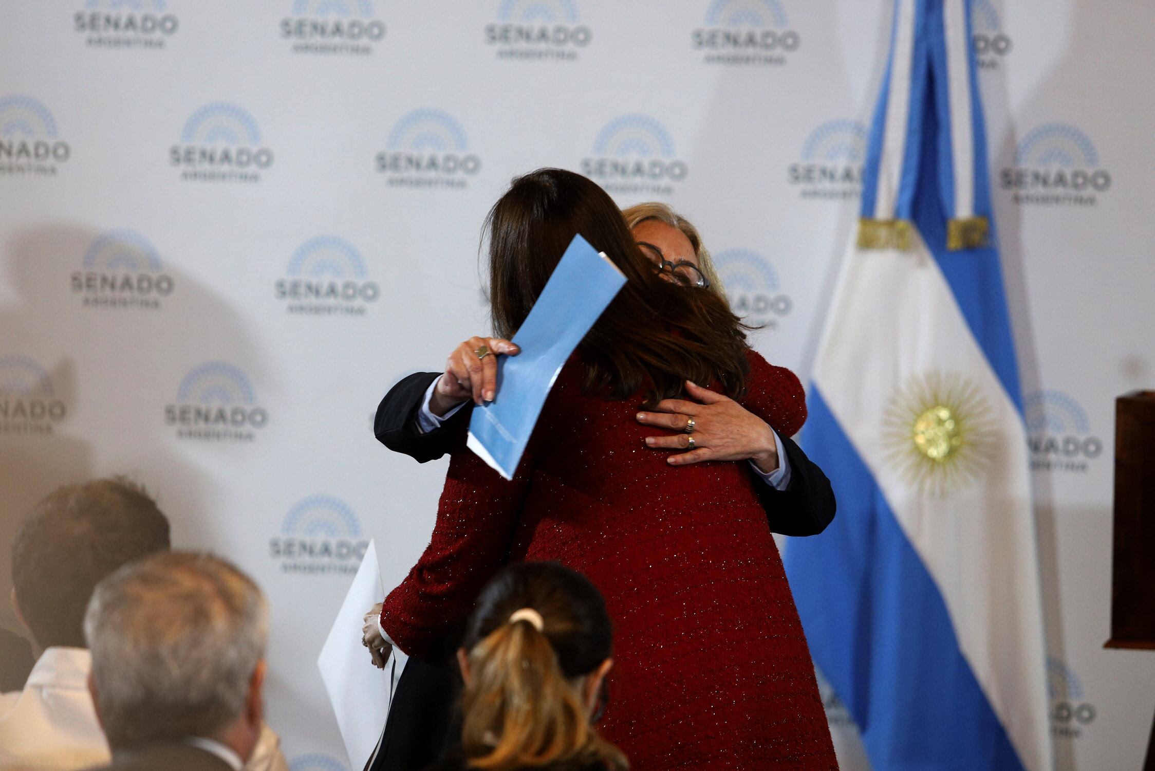 La presidenta del Senado, Victoria Villarruel, convocó a un acto en "homenaje a las víctimas de terrorismo" que se realizó este martes y contó con la participación de entidades civiles e invitados. Foto: NA / Mariano Sanchez