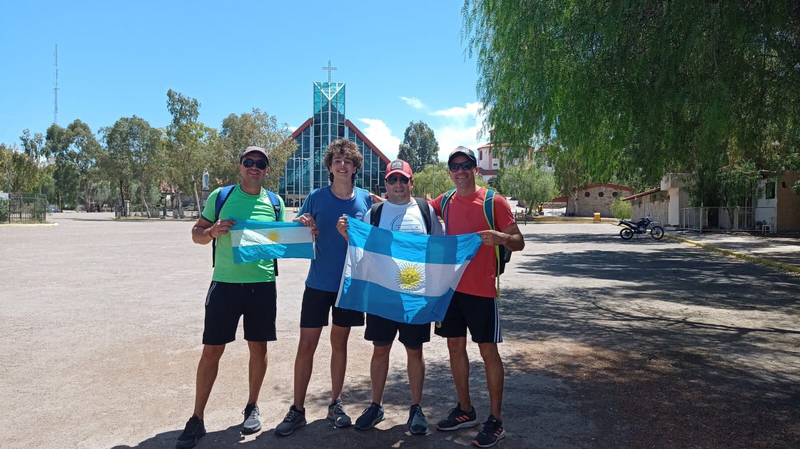 Tras más de 11 horas de caminata el grupo llegó al Challao.