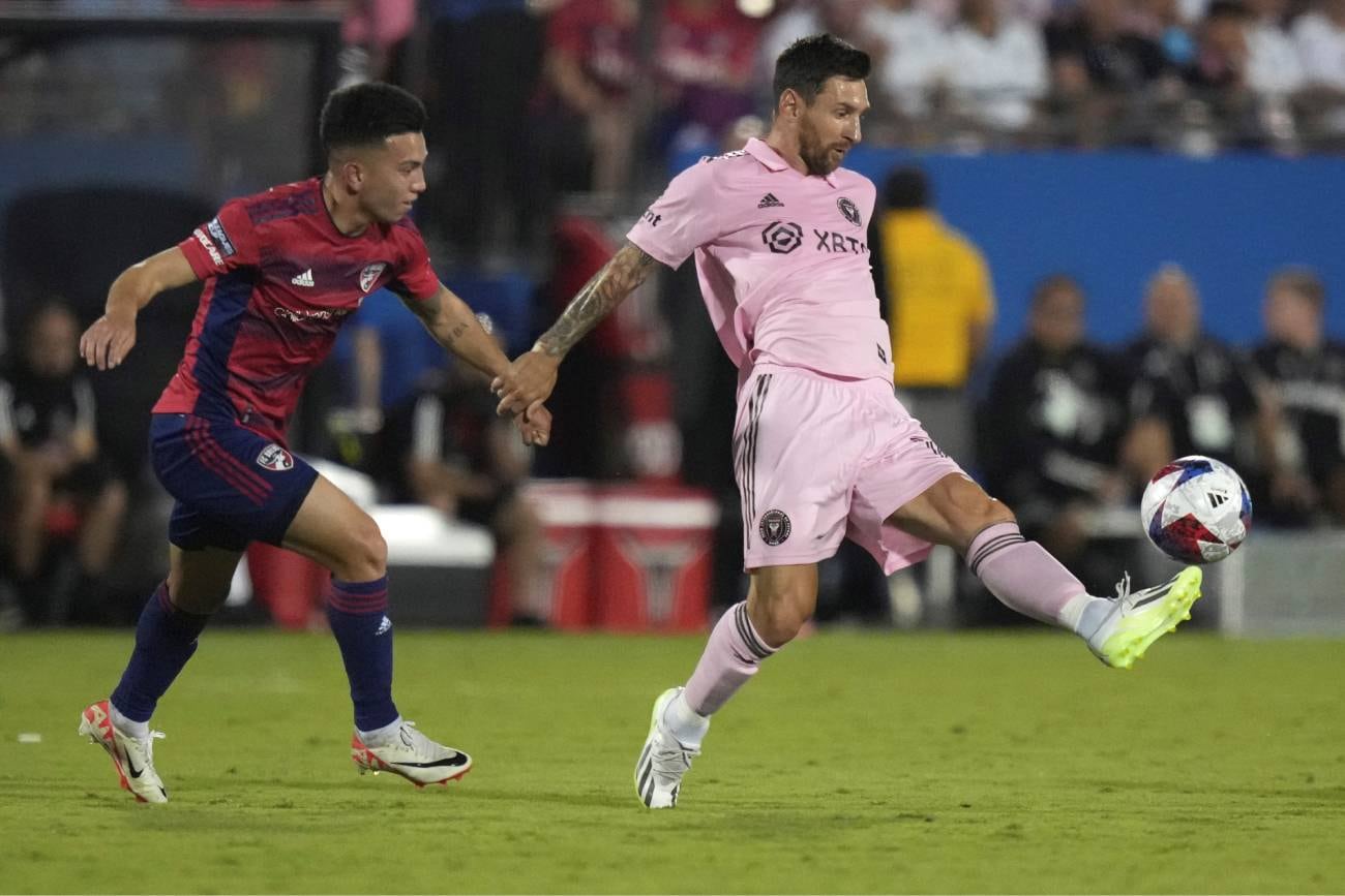 Messi en acción, durante el duelo entre FC Dallas e Inter Miami por octavos de final de la Leagues Cup. (Gentileza)