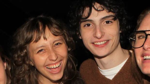 Finn Wolfhard y Elsie Richter