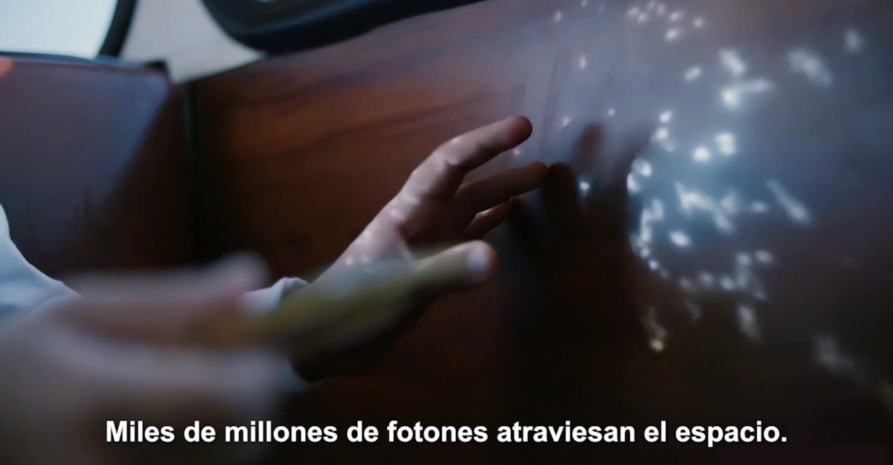 Sus obras se centran en la luz y el movimiento, estos conceptos se utilizaron para el documental.