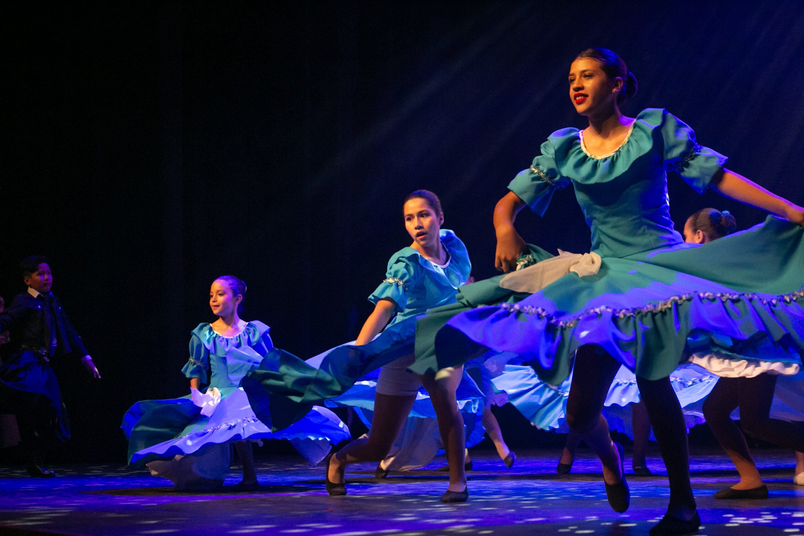 Con un emotivo acto se realizó el cierre de ciclo de la escuela de danzas Jesús Vera Arenas