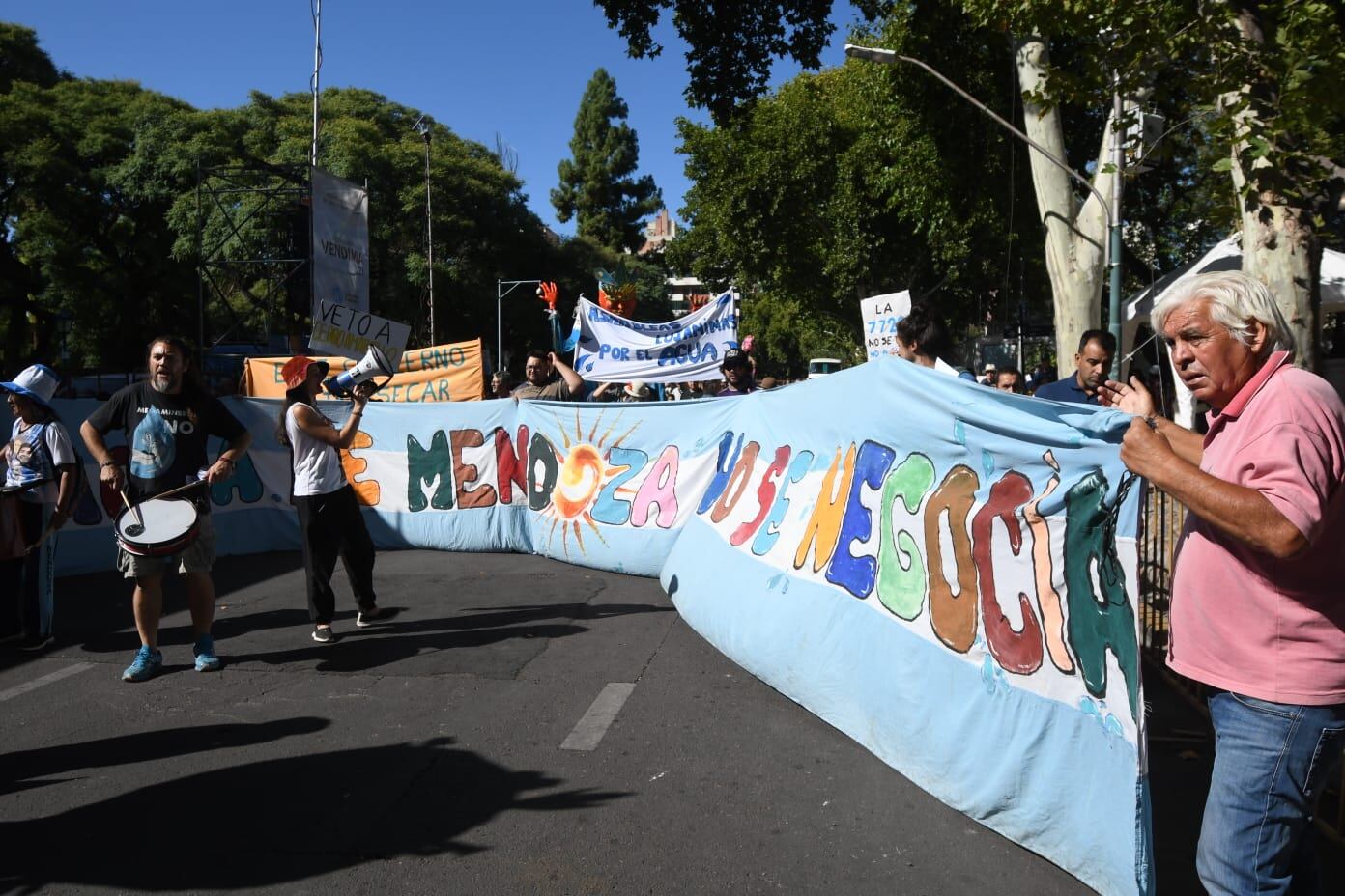 Las asambleas por el agua al frente del "contracarrusel". Fotos: José Gutiérrez/Los Andes