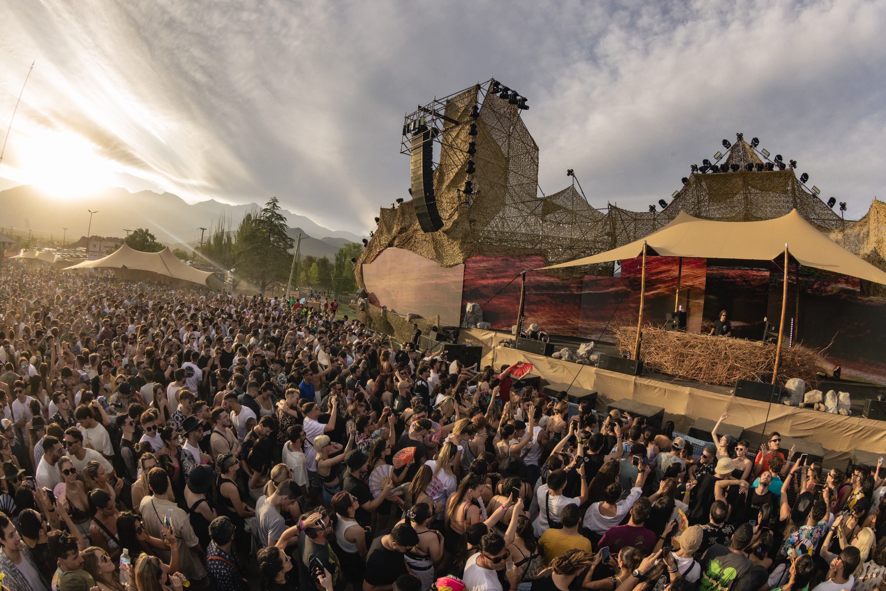 El entorno natural, la música, los vinos y la gastronomía han convertido a Mendoza en un destino ideal para los sunsets. Gentileza / Folck Producciones