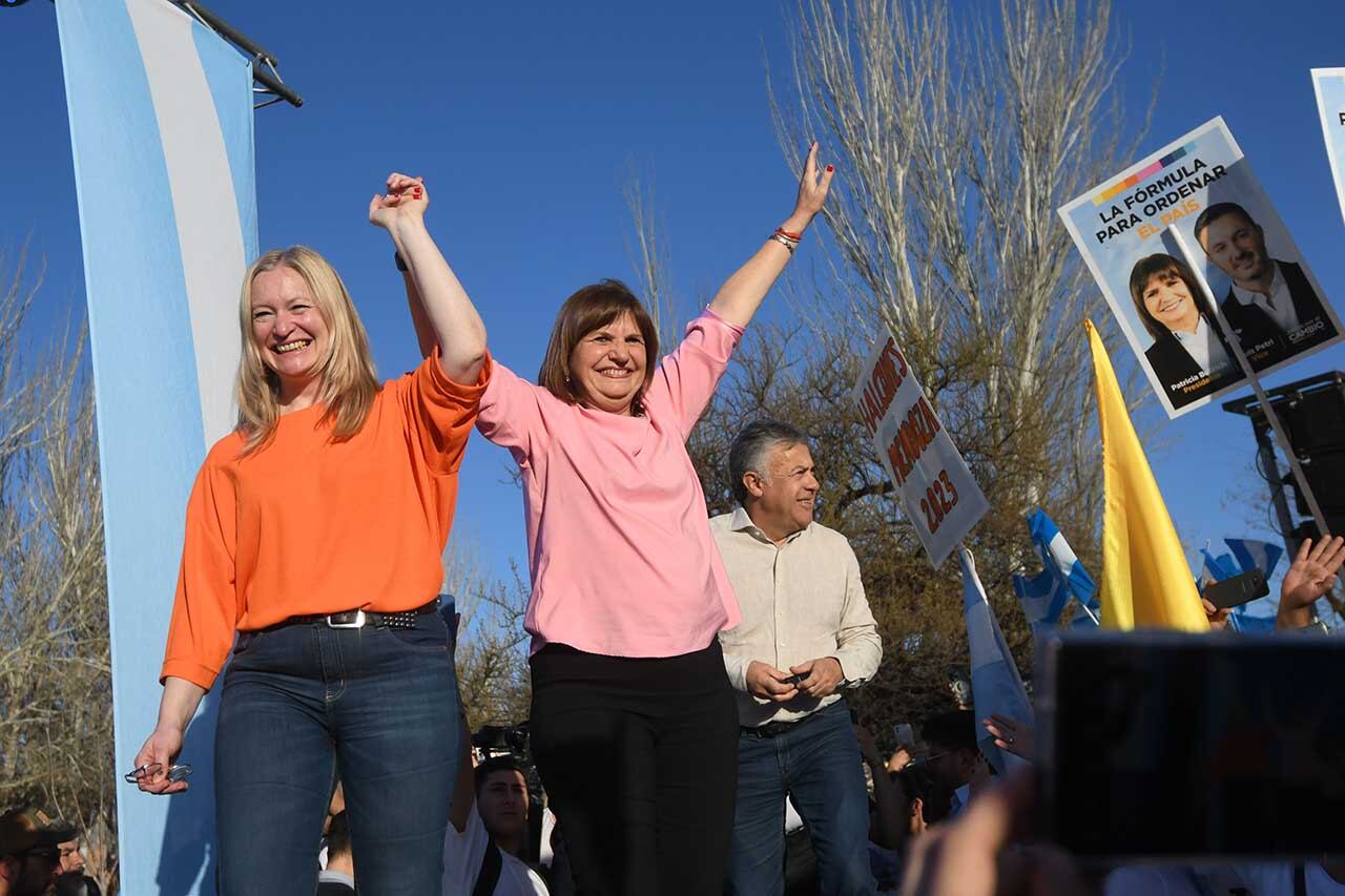 Hebe Casado y Patricia Bullrich. Foto: Los Andes.