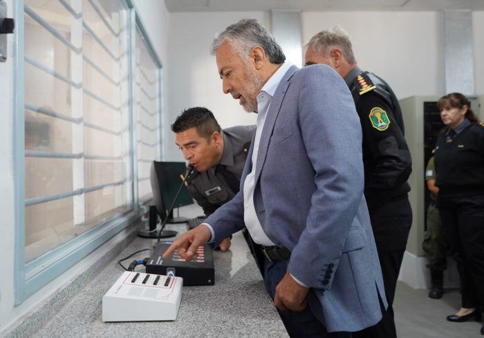 Alfredo Cornejo recorrió las instalaciones del Complejo Almafuerte II. Foto: Prensa Mendoza