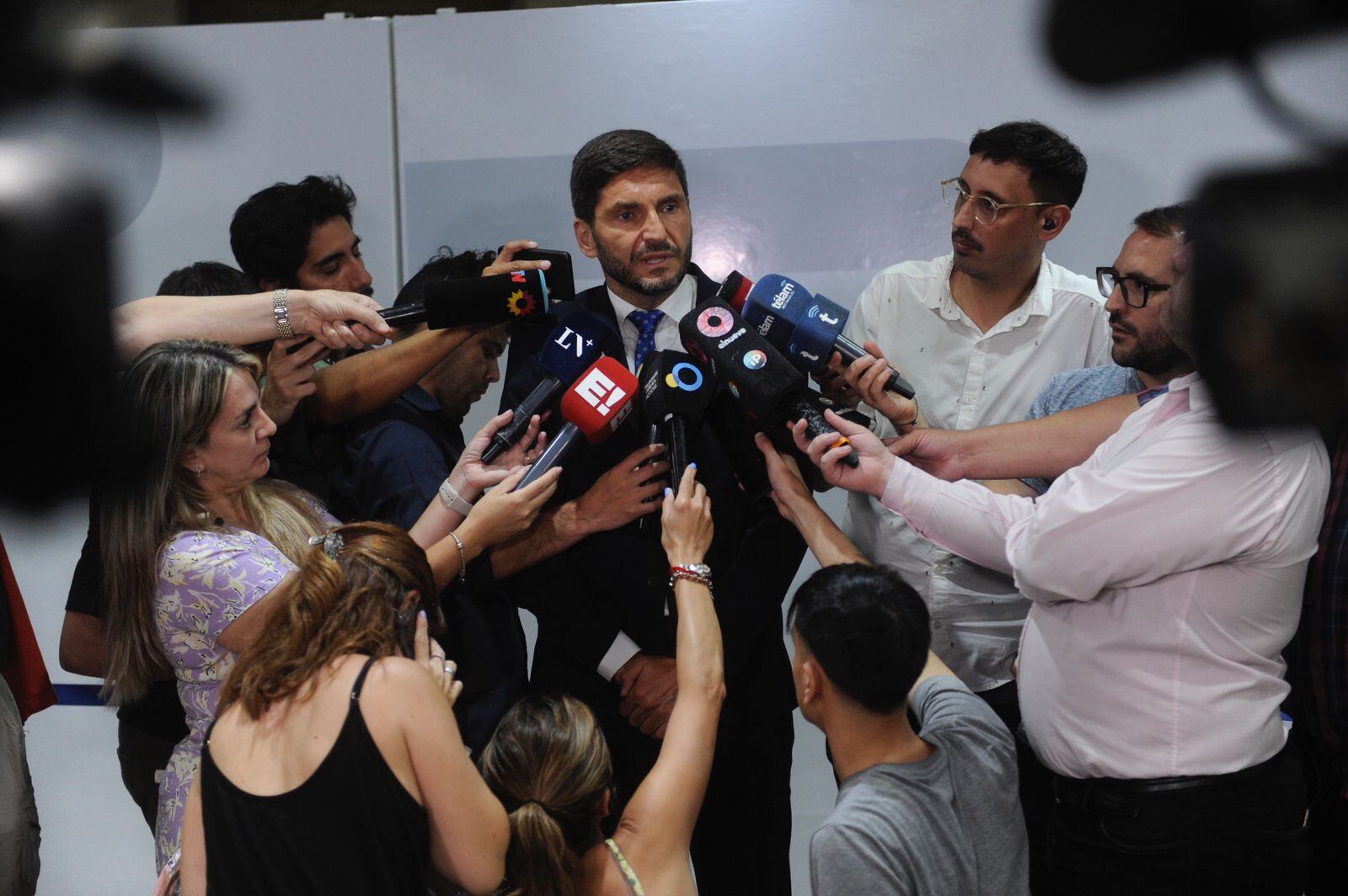 Gobernador de Santa Fe, Maximiliano Pullaro antes de la reunión gobernadores en el CFI. Foto: Federico López Claro