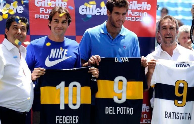 Roger Federer junto a Del Potro, Batistuta y Daniel Angelici en un evento en la Bombonera.