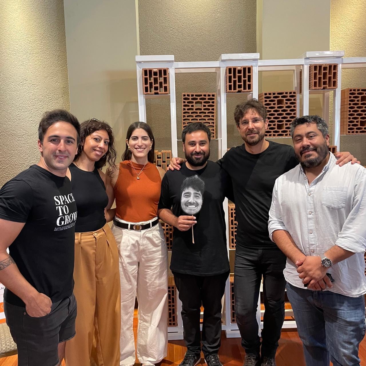 Ivo Campanello, Paloma Guzman, Giuliana Parlapiano, Bernardo Quatropani, Cristian Gutiérrez, Alejandro Wajchman y Mauro Martínez de Primer Piso Arquitectos.