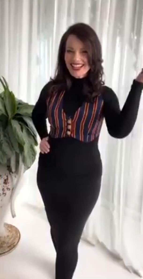 Fran Drescher vestida como La Niñera.