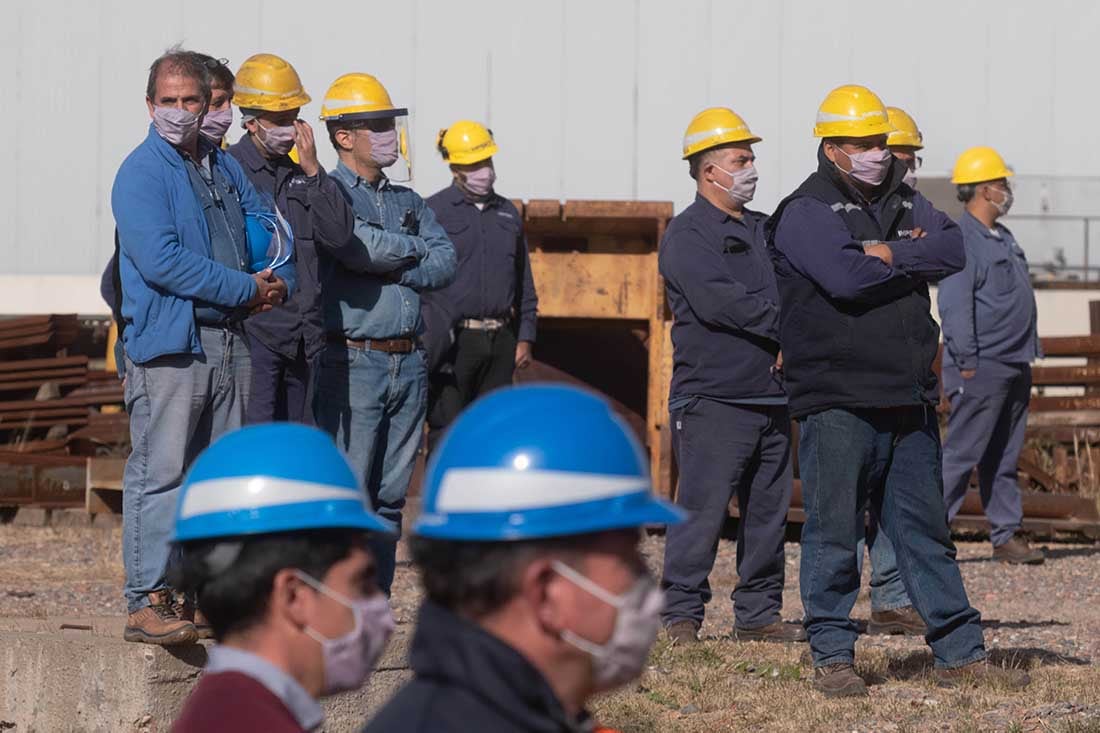 El presidente Alberto Fernández junto al gobernador de la provincia Rodolfo Suarez Recorrieron la metalúrgica IMPSA