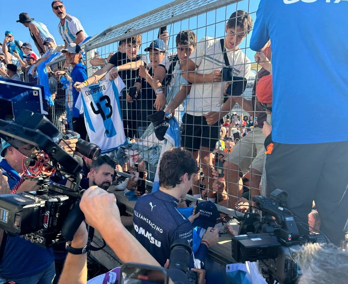 Locura de argentinos con Franco Colapinto en el autódromo de Austin, Texas, por la nueva fecha de la Fórmula 1. /Foto: @Colapinto_news