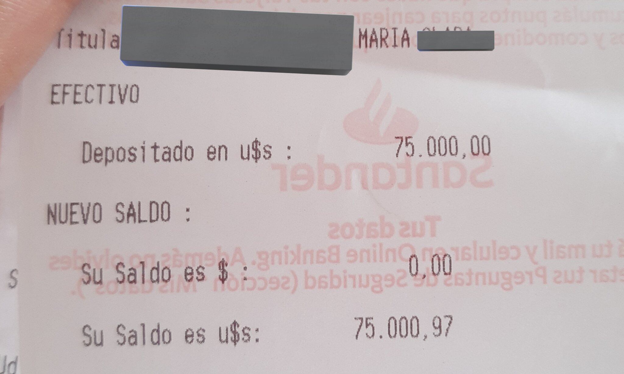 Depositó 75.000 pesos y le acreditaron la misma cifra en dólares Foto: captura Twitter.