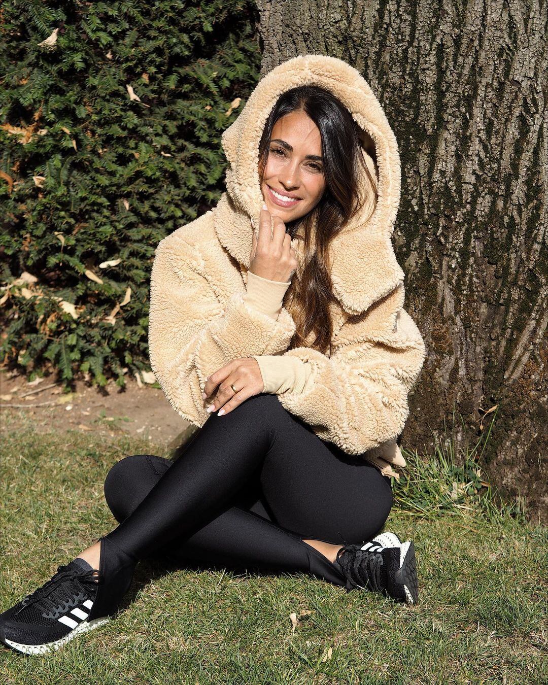 Antonela Roccuzzo y su mañana de otoño en París.