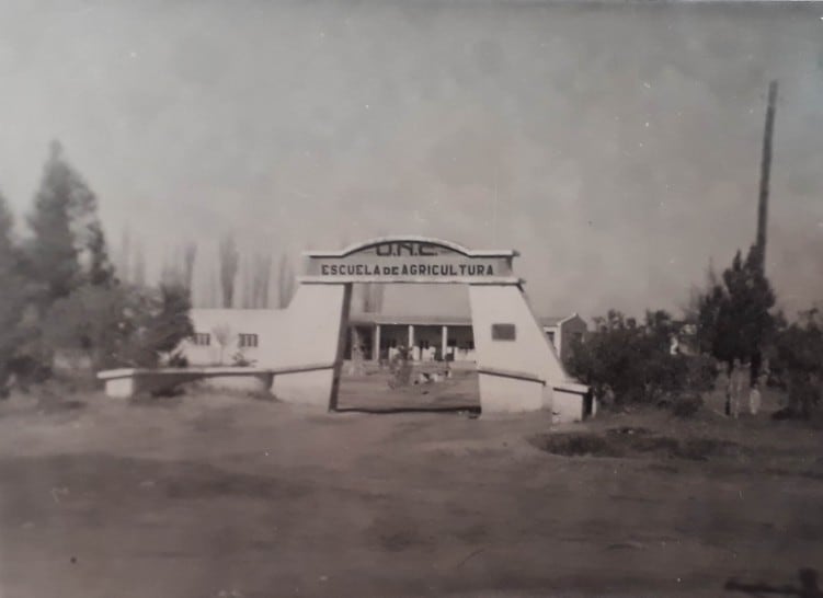 Escuela de agricultura comenzó sus clases el 19 de abril de 1954, con 33 alumnos inscriptos en el primer año.