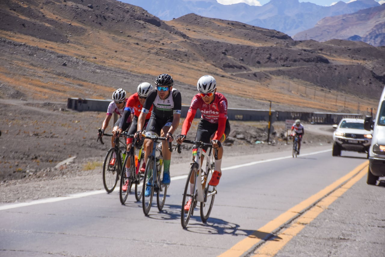 Vuelta de Mendoza 2023, septima etapa, el mendocino Mario Ovejero ganó la etapa reina en el Cristo Redentor.

Foto: Mariana Villa / Los Andes