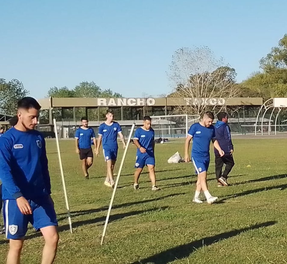 El equipo de Ezeiza FC en Rancho Taxco, donde actualmente juega como local.