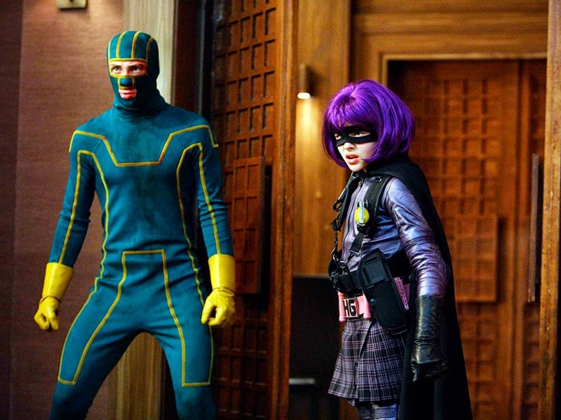 Aaron Taylor-Johnson junto a Chlöe Grace Moretz (Hit-Girl) en "Kick-Ass"