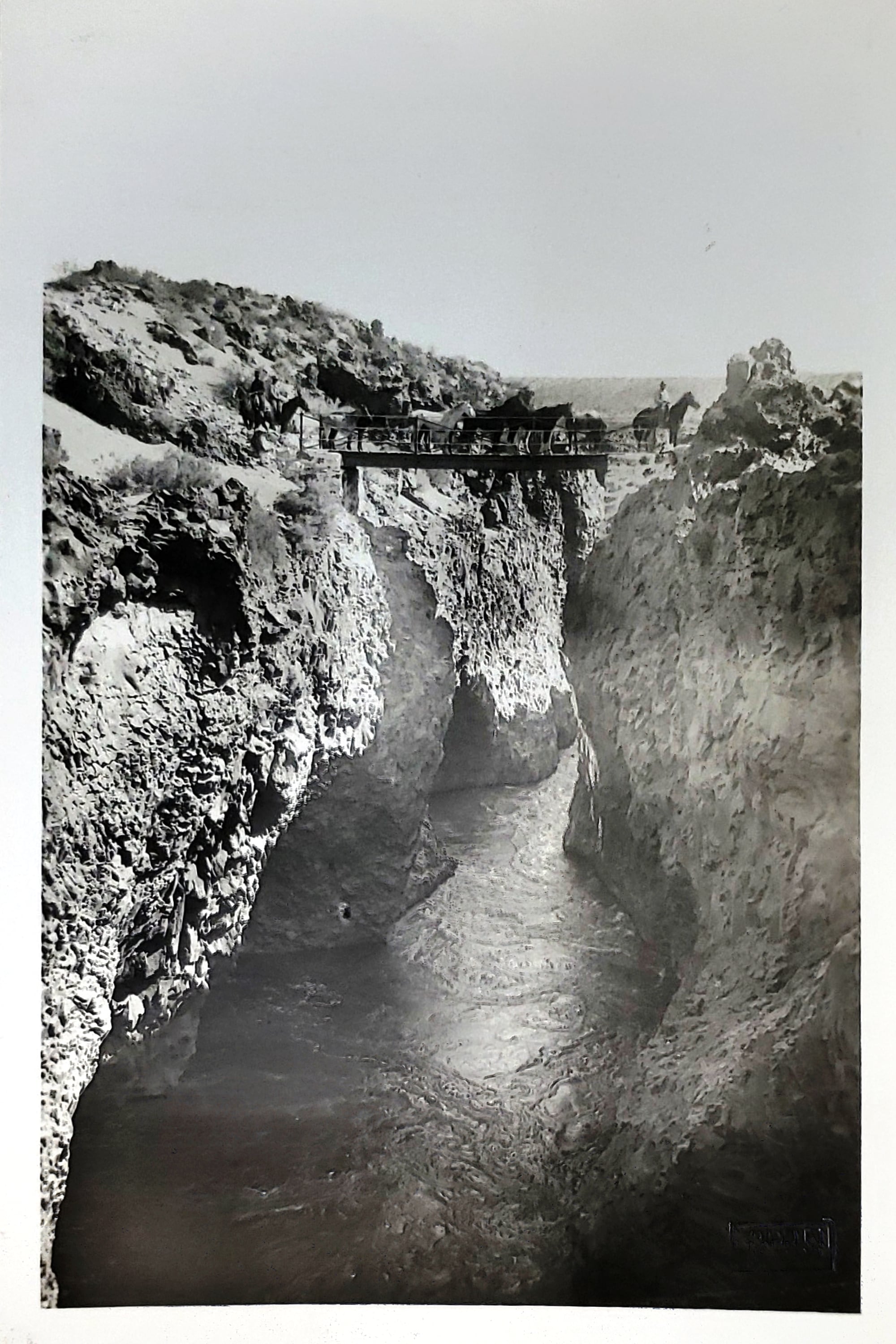 En el relevamiento de Carlos Wauters de 1928, Juan Pí refleja en una imagen la imponencia del río Grande encajonado.