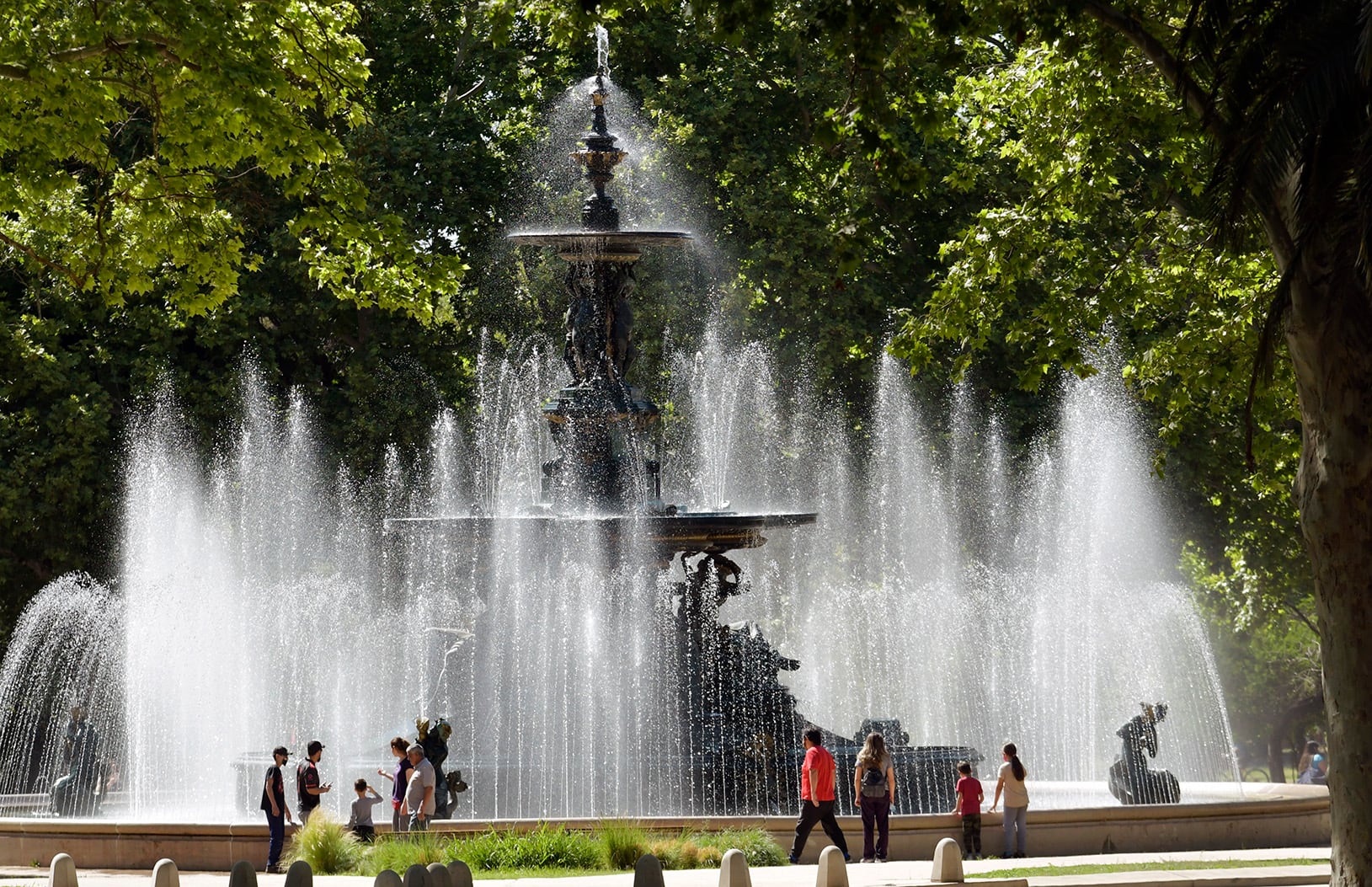 La Fuente de los Continentes un símbolo del Parque General San Martín.