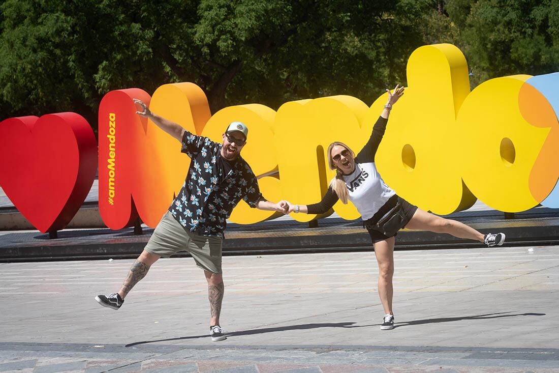 Nuria Calvo y Sebas Mendez
Son una pareja de españoles que esta en Argentina grabando lugares del pais y su canal de youtube es uno de los mas vistos en habla hispana SN Challenge. Foto Ignacio Blanco